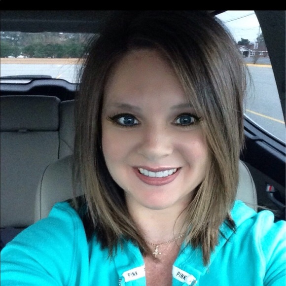 Meet your Posher, Lisa - Picture 1 of 1